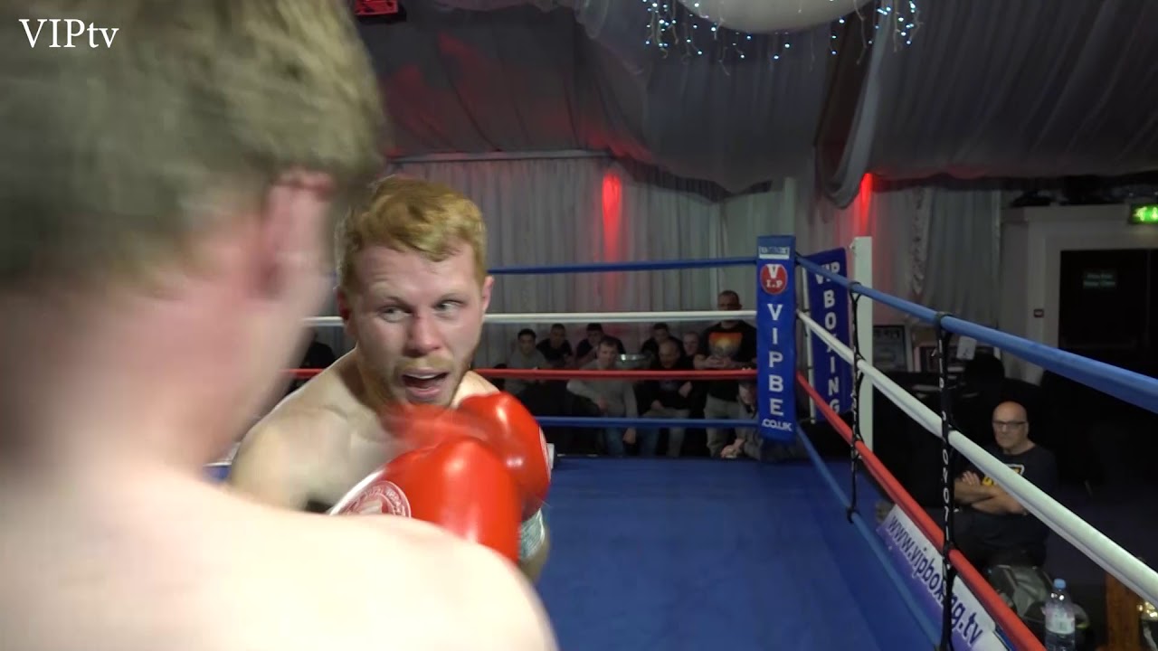 Nathan Bennett v Stuart Greener at the Scouse Jolly boys on 8.12.2019 background