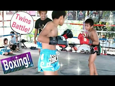 NOBITA(Red) VS Gian(Blue)! ล้างตาด้วยมวยสากลBoxing rule!ボクシングルール!【ムエタイ】双子対決!Twins!