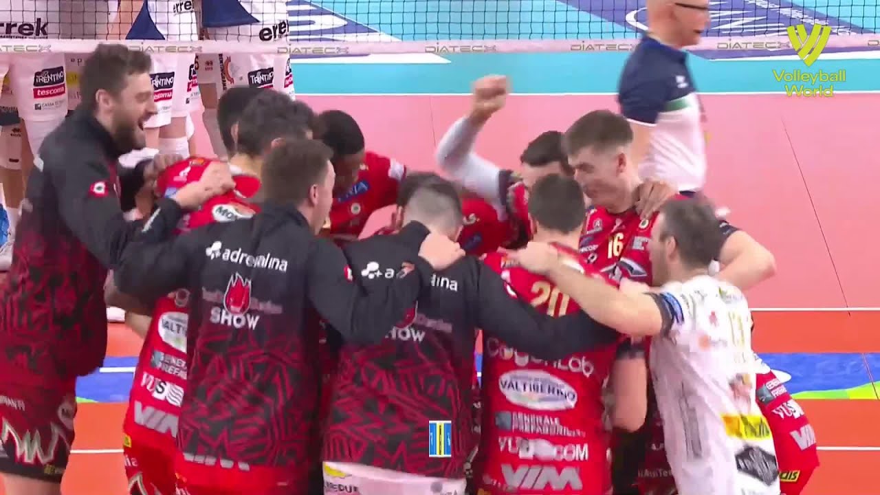 Itas Trentino vs. Sir Safety Susa Perugia - FIVB - SuperLega - Match Highlights background