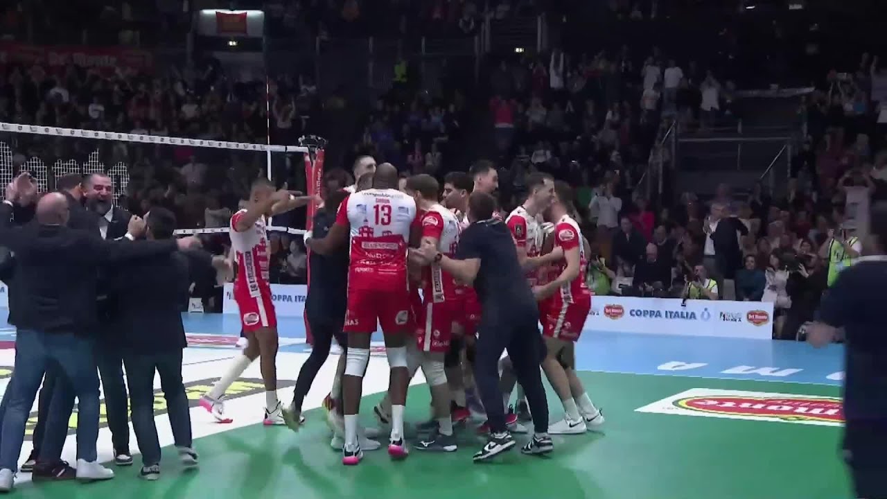 Gas Sales Bluenergy Piacenza vs. Itas Trentino - FIVB - SuperLega Cup - Match Highlights background