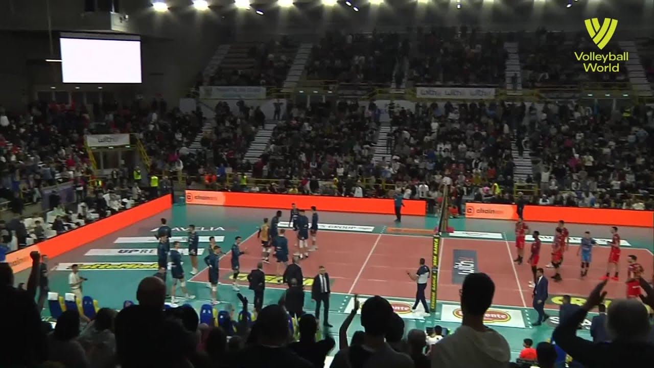 WithU Verona vs. Cucine Lube Civitanova - FIVB - SuperLega - Match Highlights background