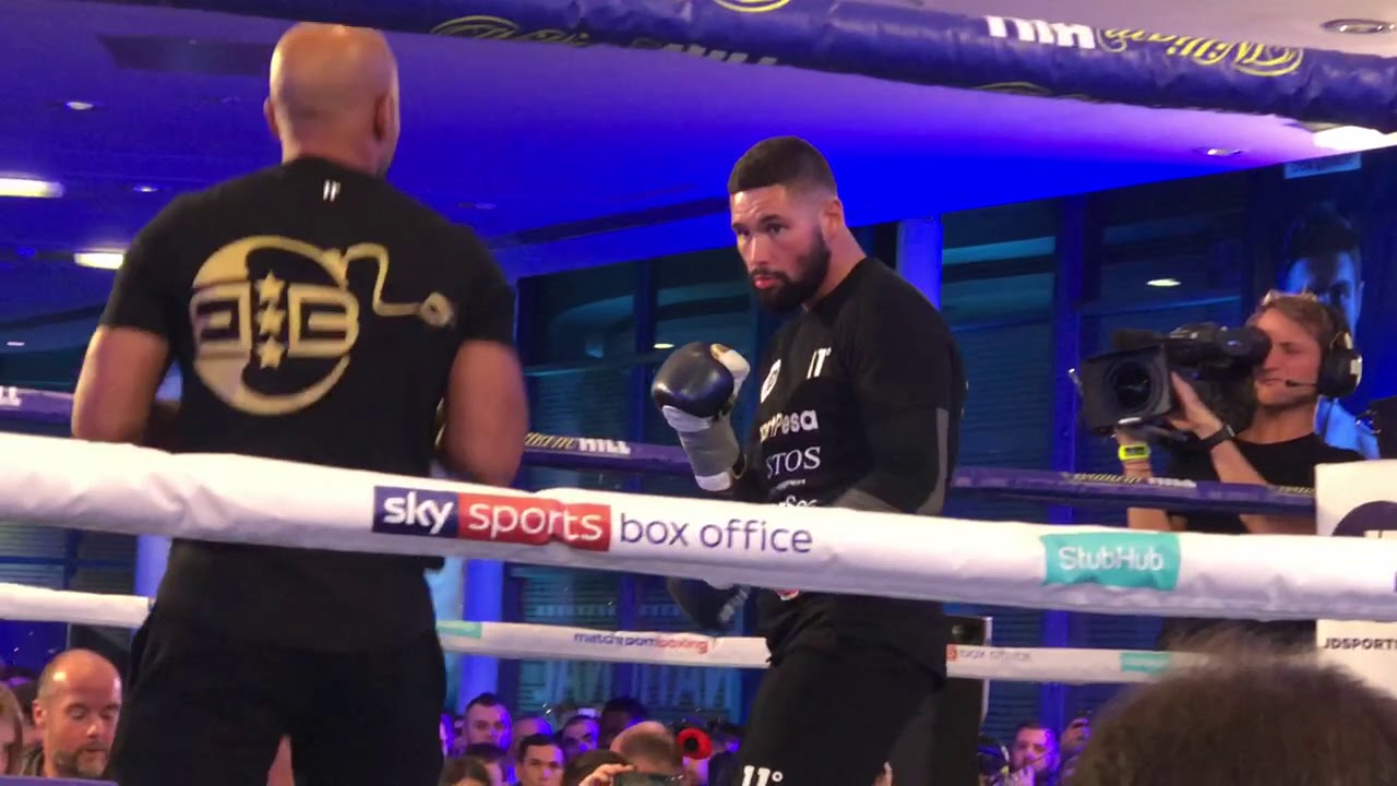 Tony Bellew STICK & MOVE WORKOUT! vs Oleksandr Usyk background
