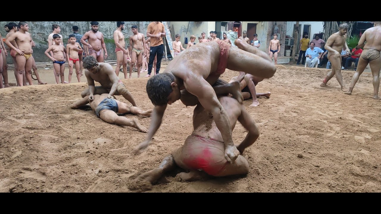 Three minutes bouts : Desi kushti : World wrestling tour : USA vs Indian wrestlers : -5 background