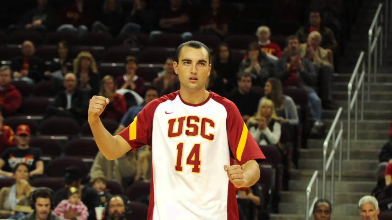 Meet Tony Ciarelli, outside hitter for USA Volleyball background