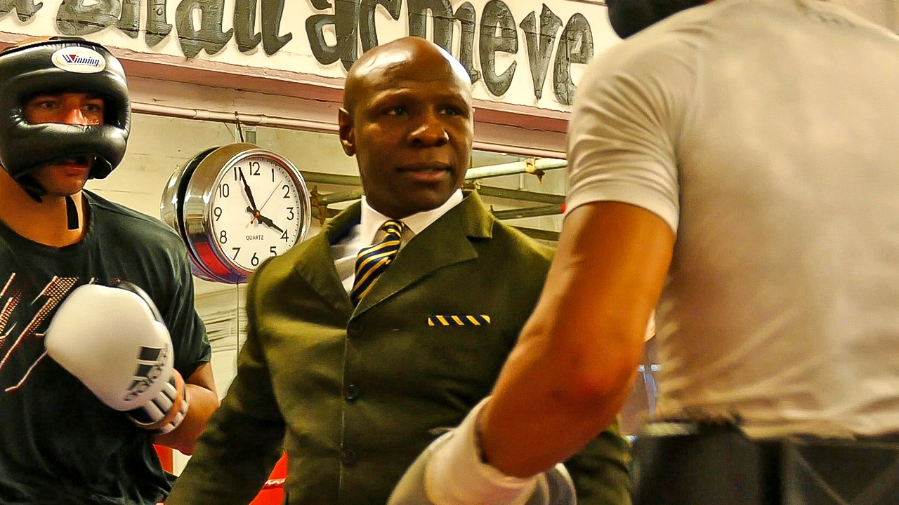 Eubank Snr Breaks Up Sparring FIGHT between Eubank Jr and Sparring Partner background