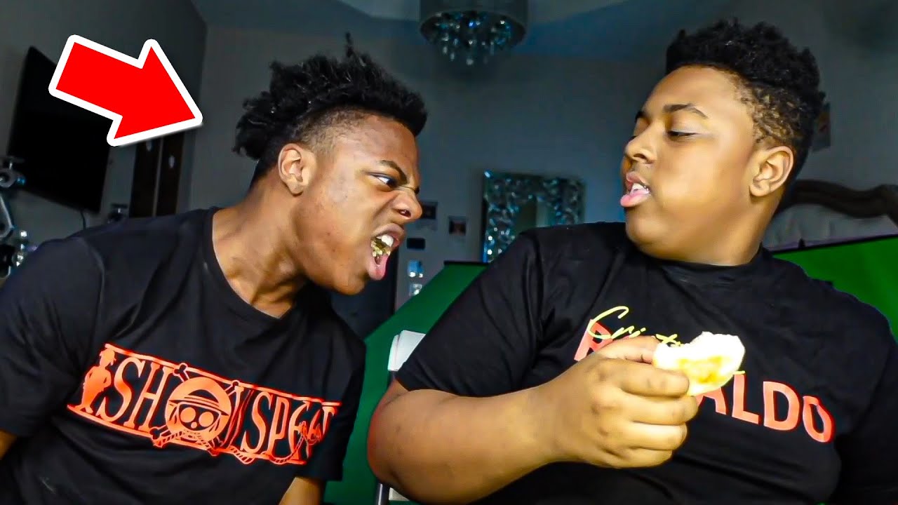 iShowSpeed Eats Chicken with Jamal... background
