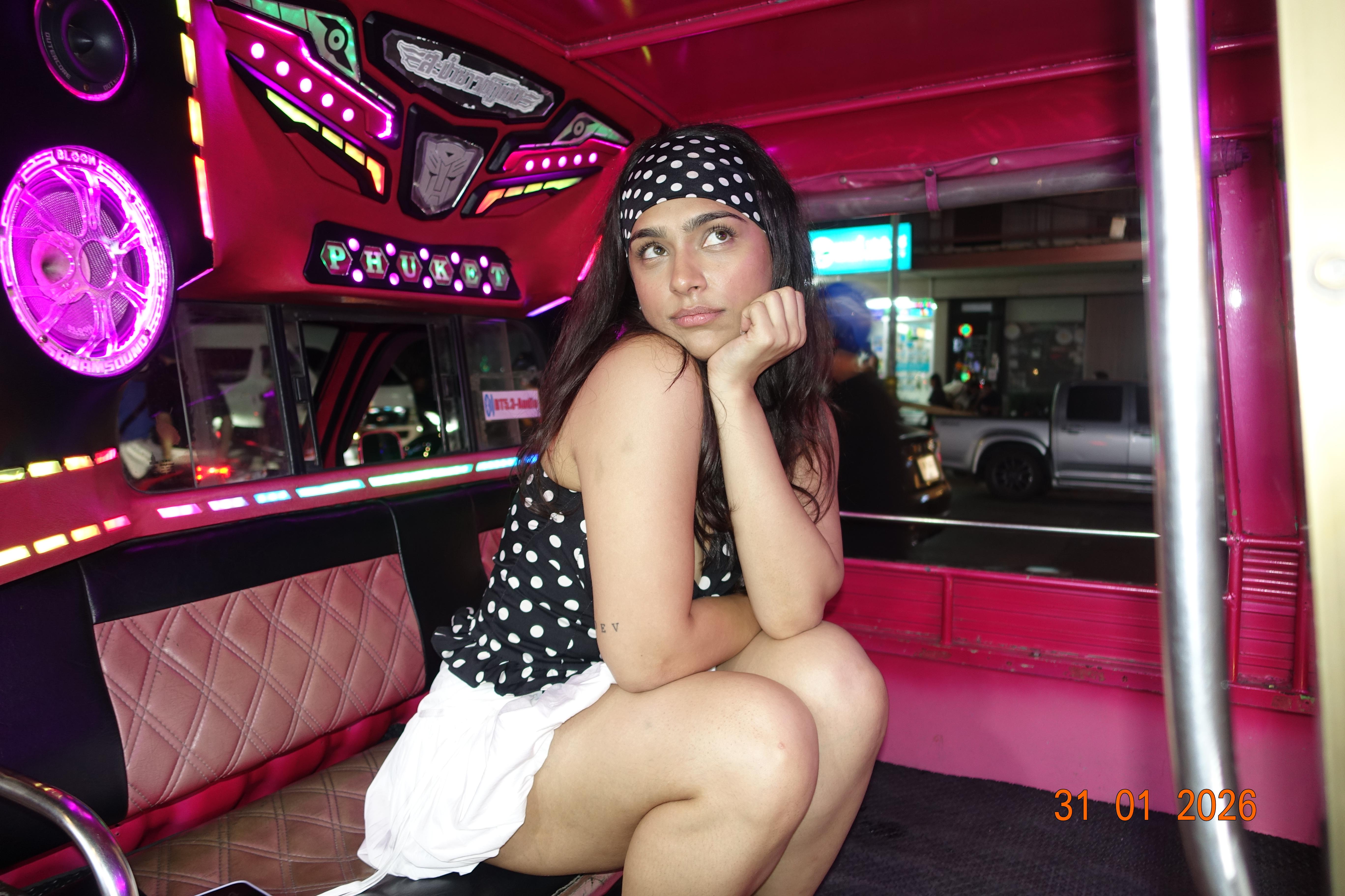 actor Tanisha Sharma large photo