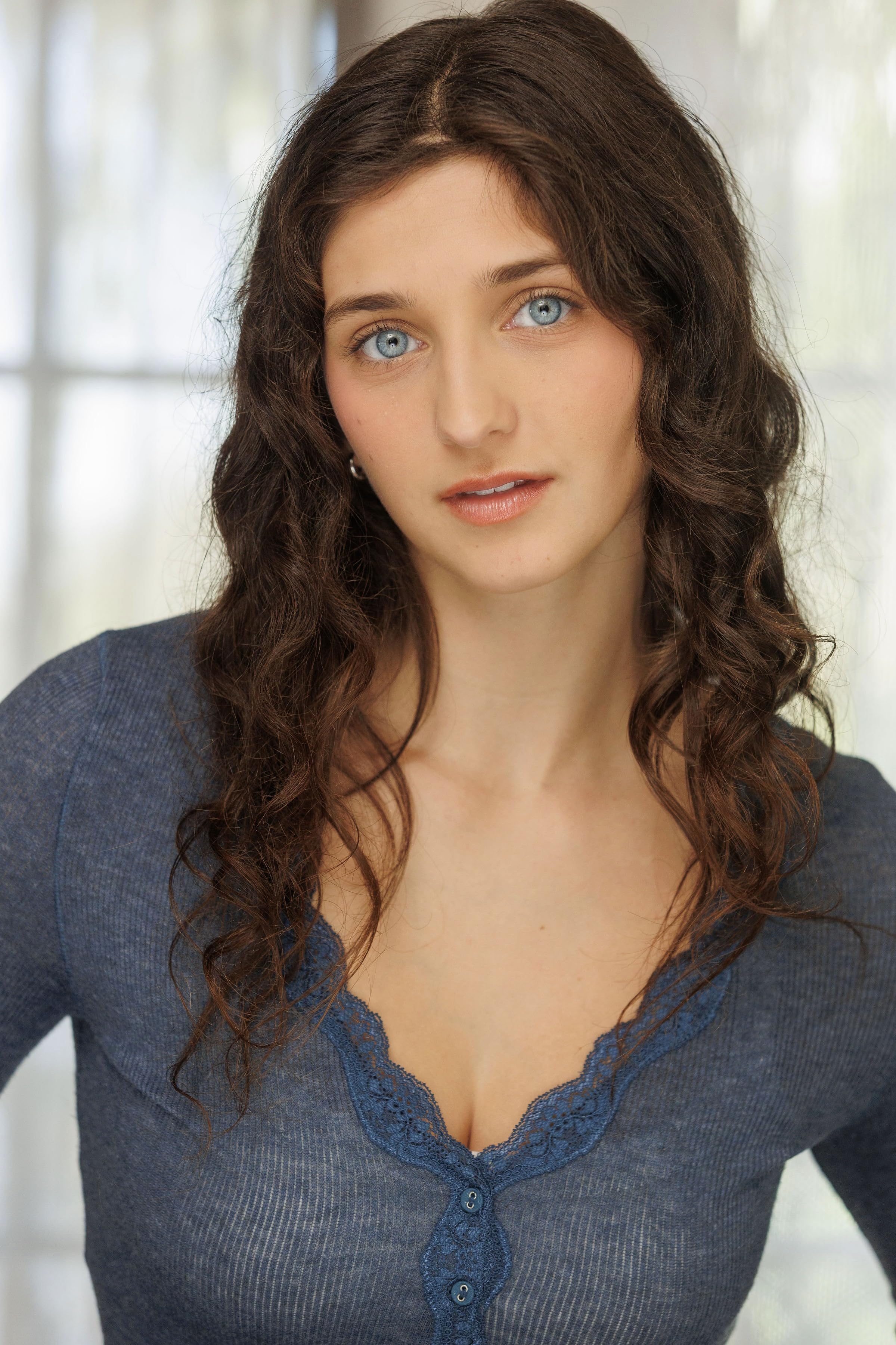 actor Eve Fournier large photo