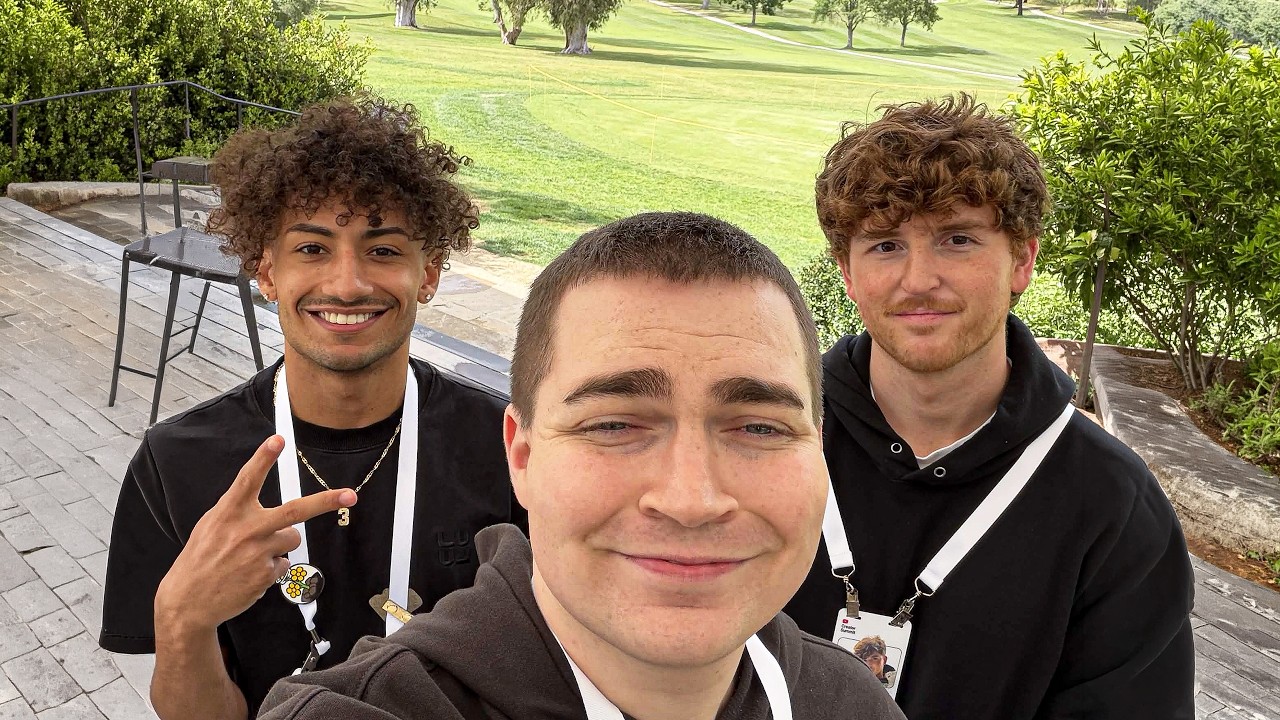 ROBLOX CREATOR SHOWDOWN.. background