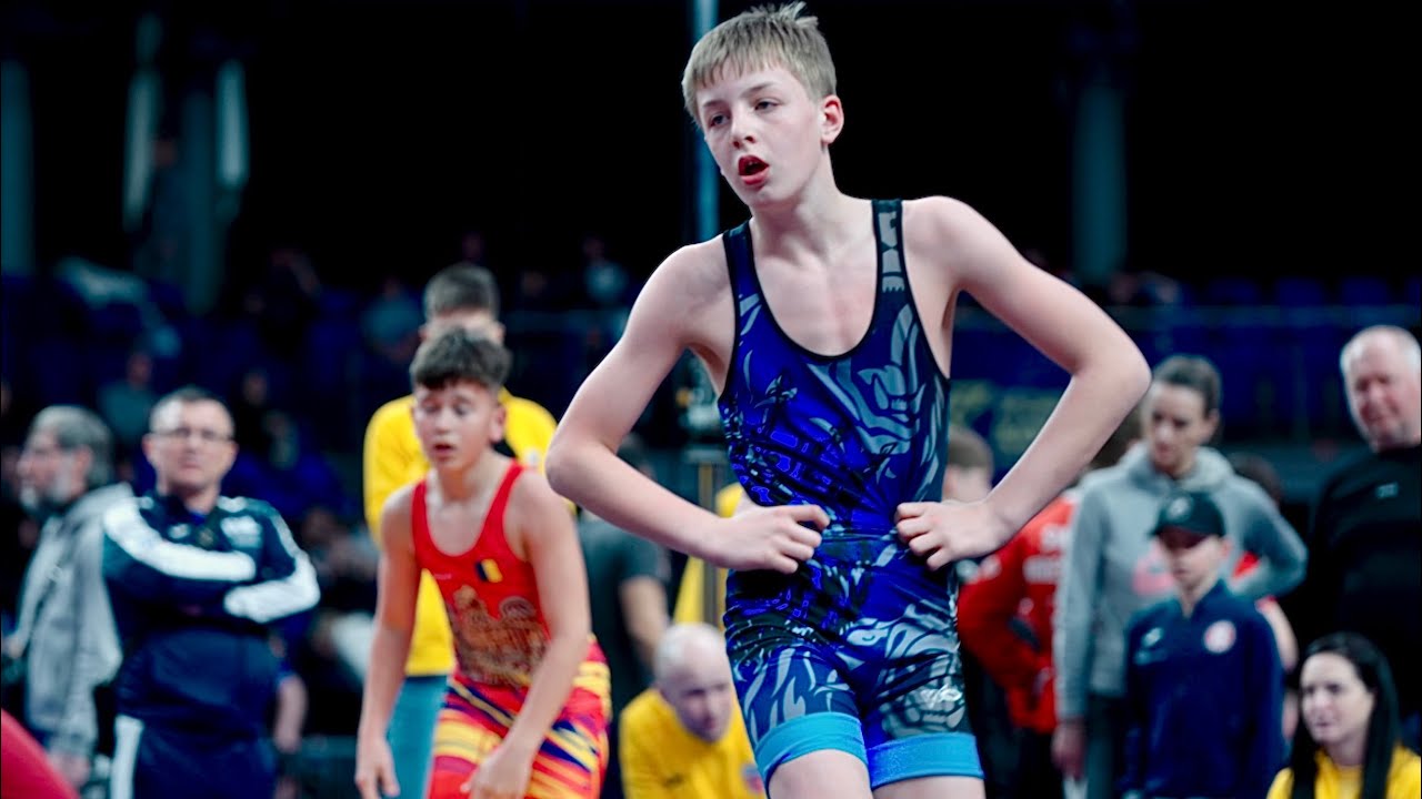 U13 Mihail Manea (ROU) vs Leo Cohen (FRA) 53kg. Freestyle boys youth wrestling tournament.