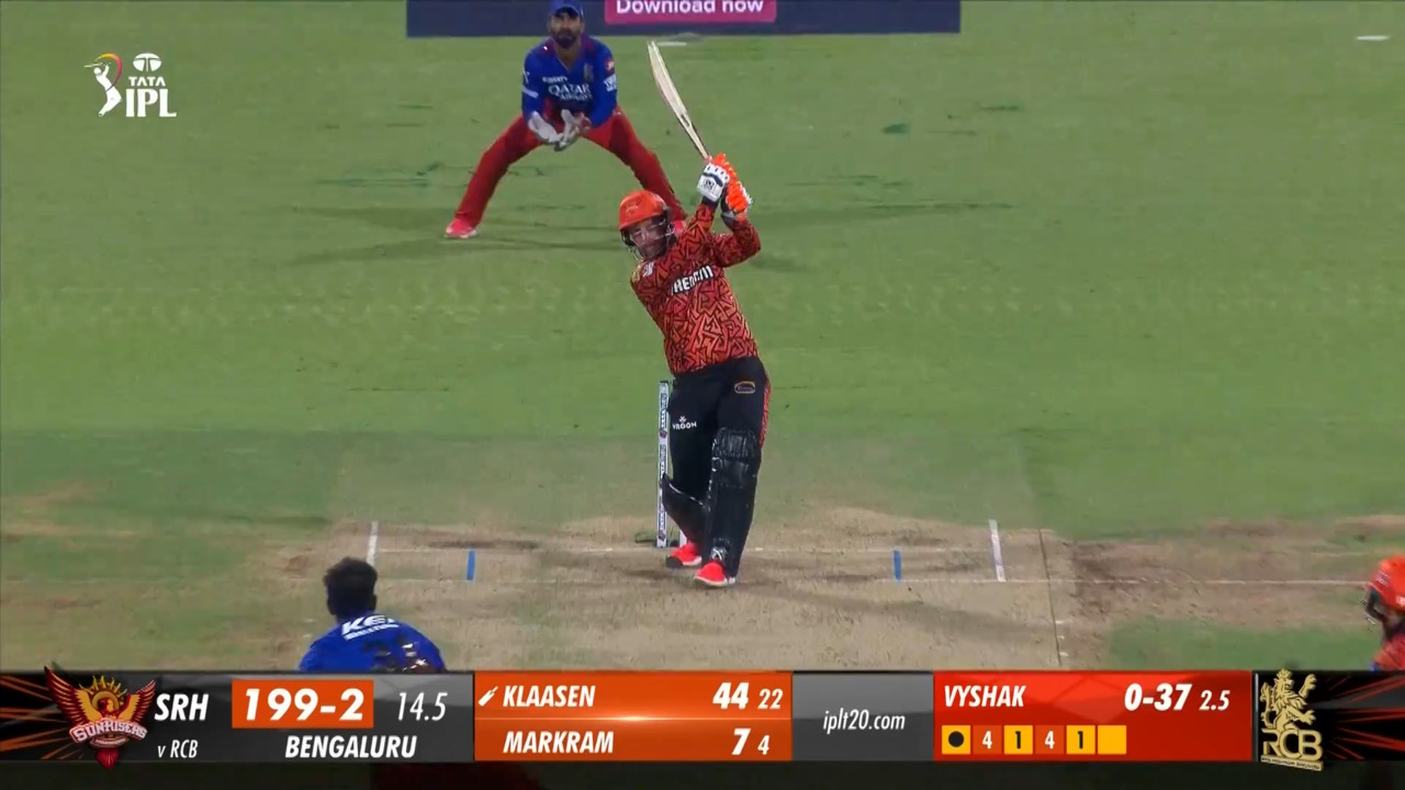 M30: RCB vs SRH – Heinrich Klaasen Six