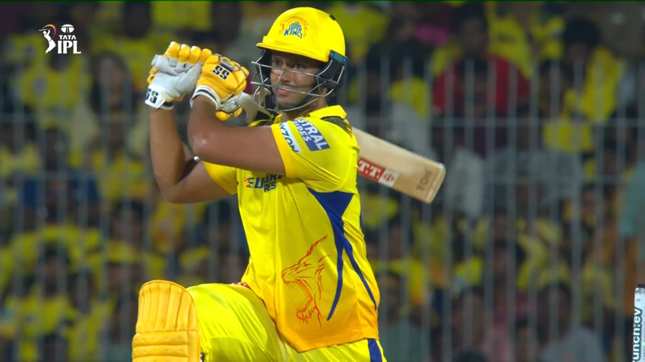 M22: CSK vs KKR – Super Sixes