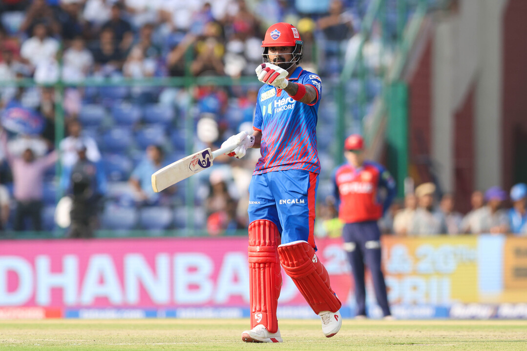 28 runs in 7 balls to reach HUNDRED! Rampant Rahul