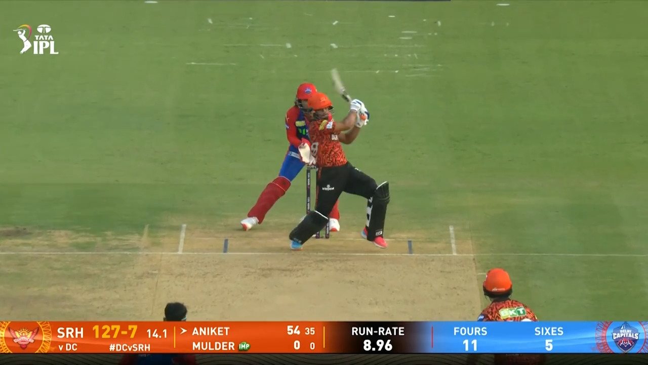 IPL 2025 M10: DC vs SRH - Aniket Verma Six background