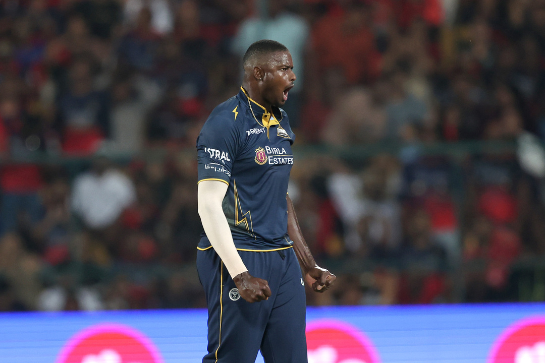 6,6,W: Holder ends Kohli's knock after back-to-back sixes