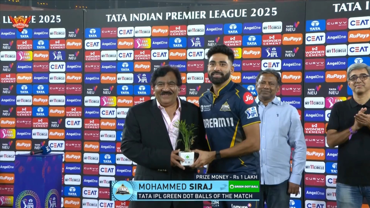 IPL 2025 M20: SRH vs GT - TATA IPL Green Dot Balls of the Match - Mohammad Siraj background