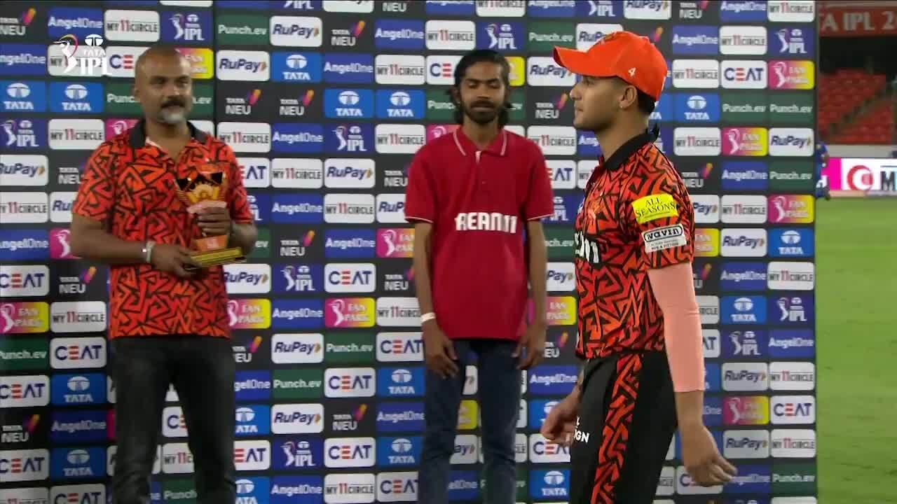 M08: SRH vs MI – Punch.ev Electric Striker of the Match – Abhishek Sharma background