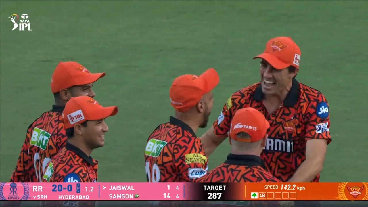 IPL 2025 M02: SRH vs RR - Yashasvi Jaiswal Wicket background