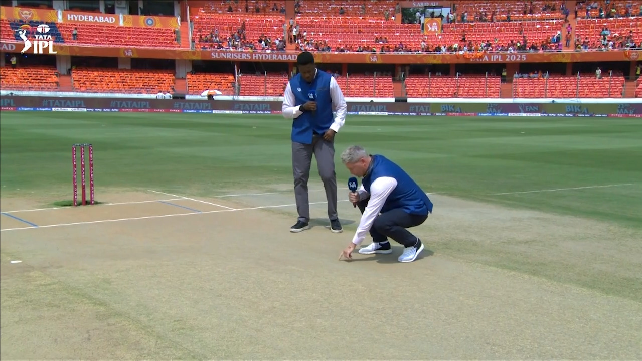 IPL 2025 M02: SRH vs RR - Pitch Report background