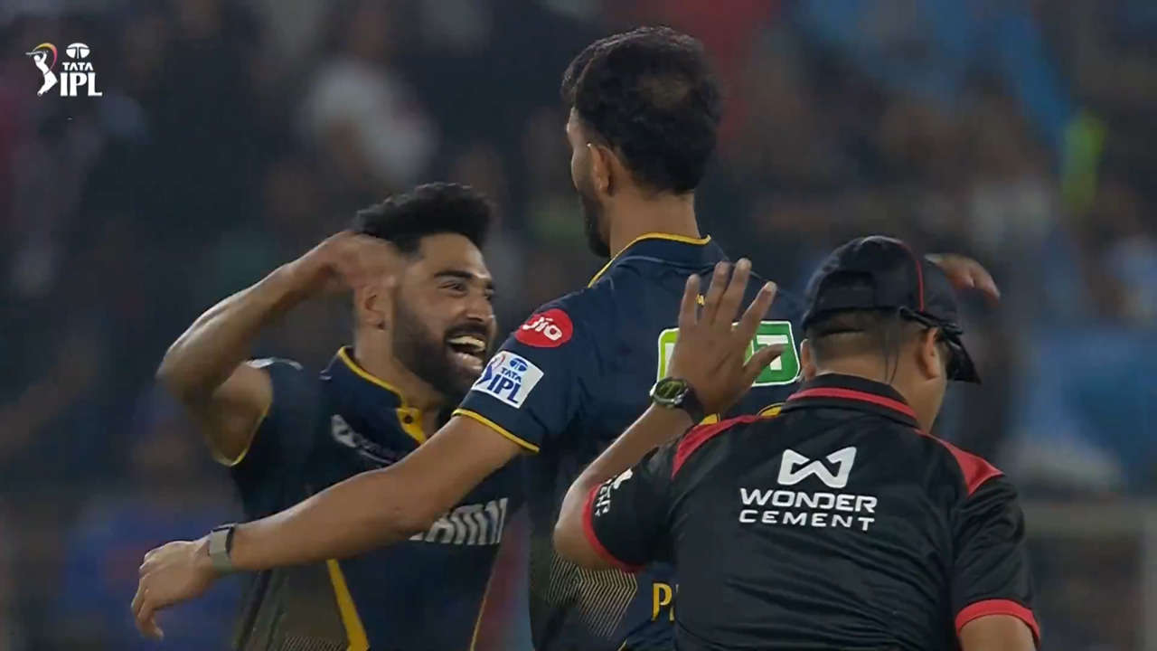 IPL 2025 M09: GT vs MI - Amazing Moments background
