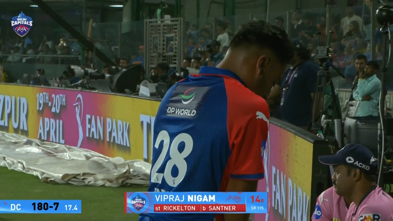IPL 2025 M29: DC vs MI - Vipraj Nigam Wicket