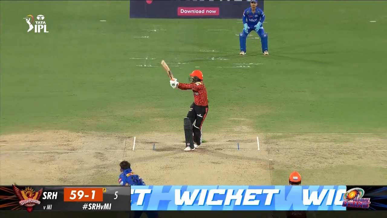 M08: SRH vs MI – Abhishek Sharma Six