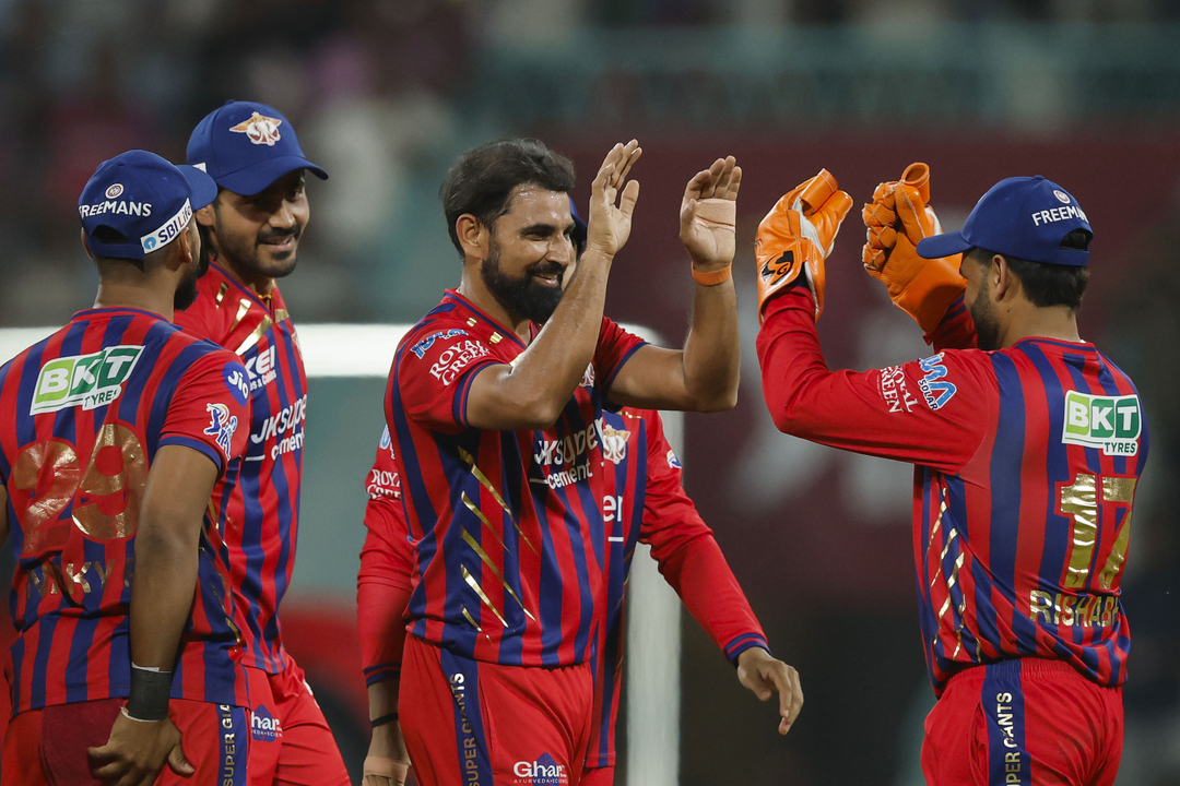 Timed to perfection! Pant's acrobatic grab