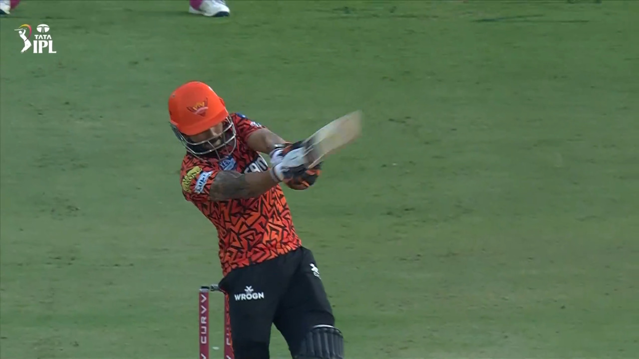 IPL 2025 M02: SRH vs RR - Nitish Kumar Reddy Six