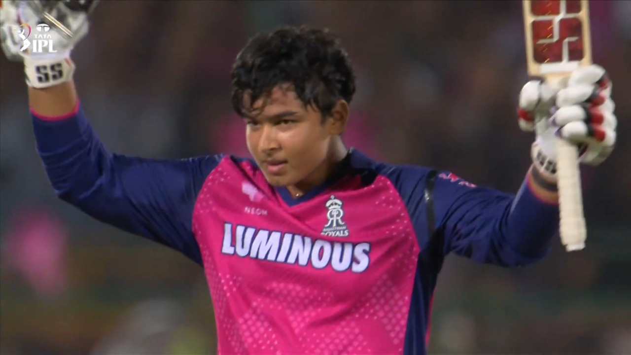 IPL 2025 M47: RR vs GT - Amazing Moments background
