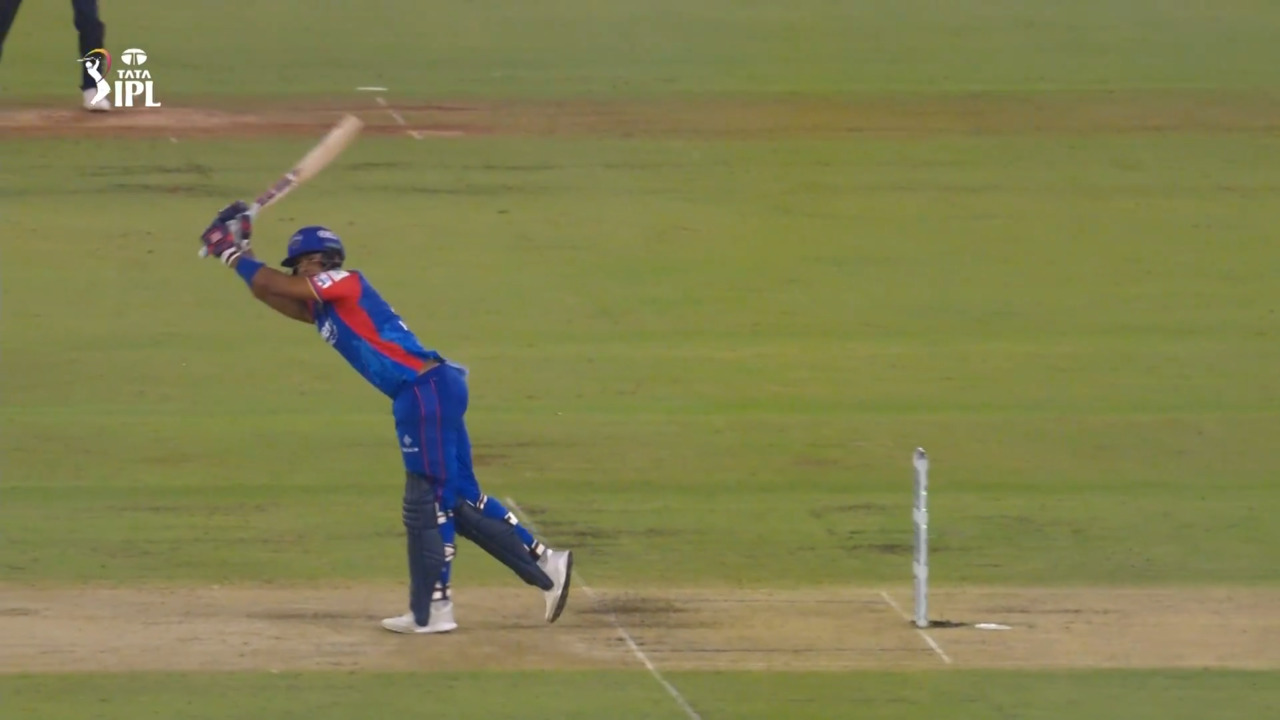 M32: GT vs DC – Super Sixes background