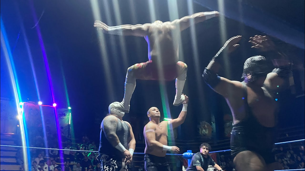 Lucha semifinal Flamita y Silver King Jr đ Dr. Karonte Jr y Argenis en la Arena Neza
