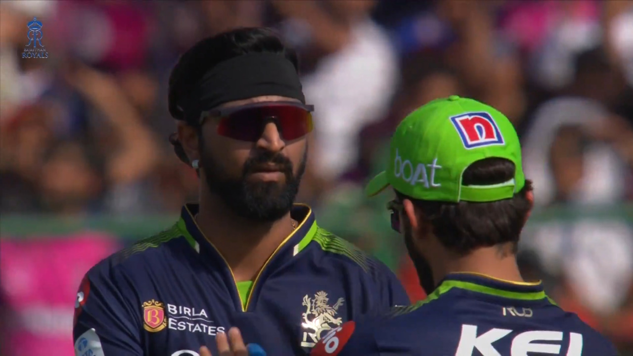 IPL 2025 M28: RR vs RCB - Sanju Samson Wicket background