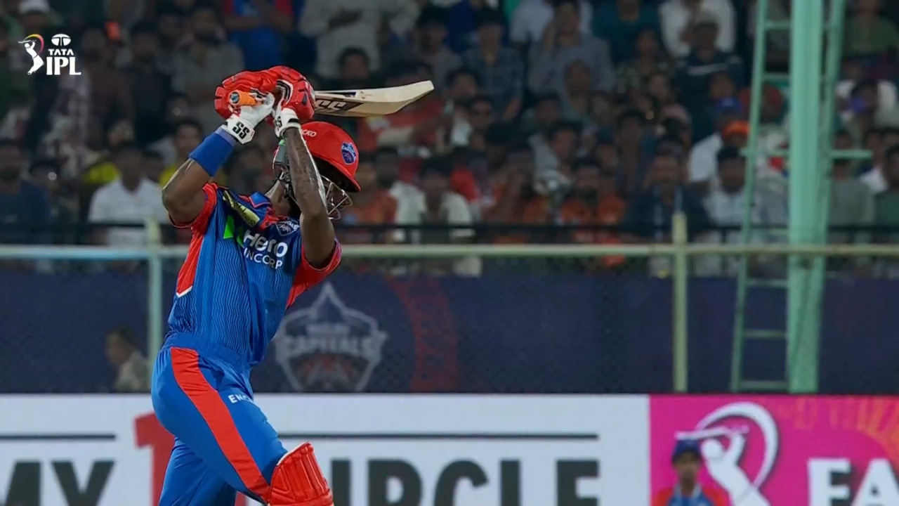 IPL 2025 M10: DC vs SRH - Amazing Moments background