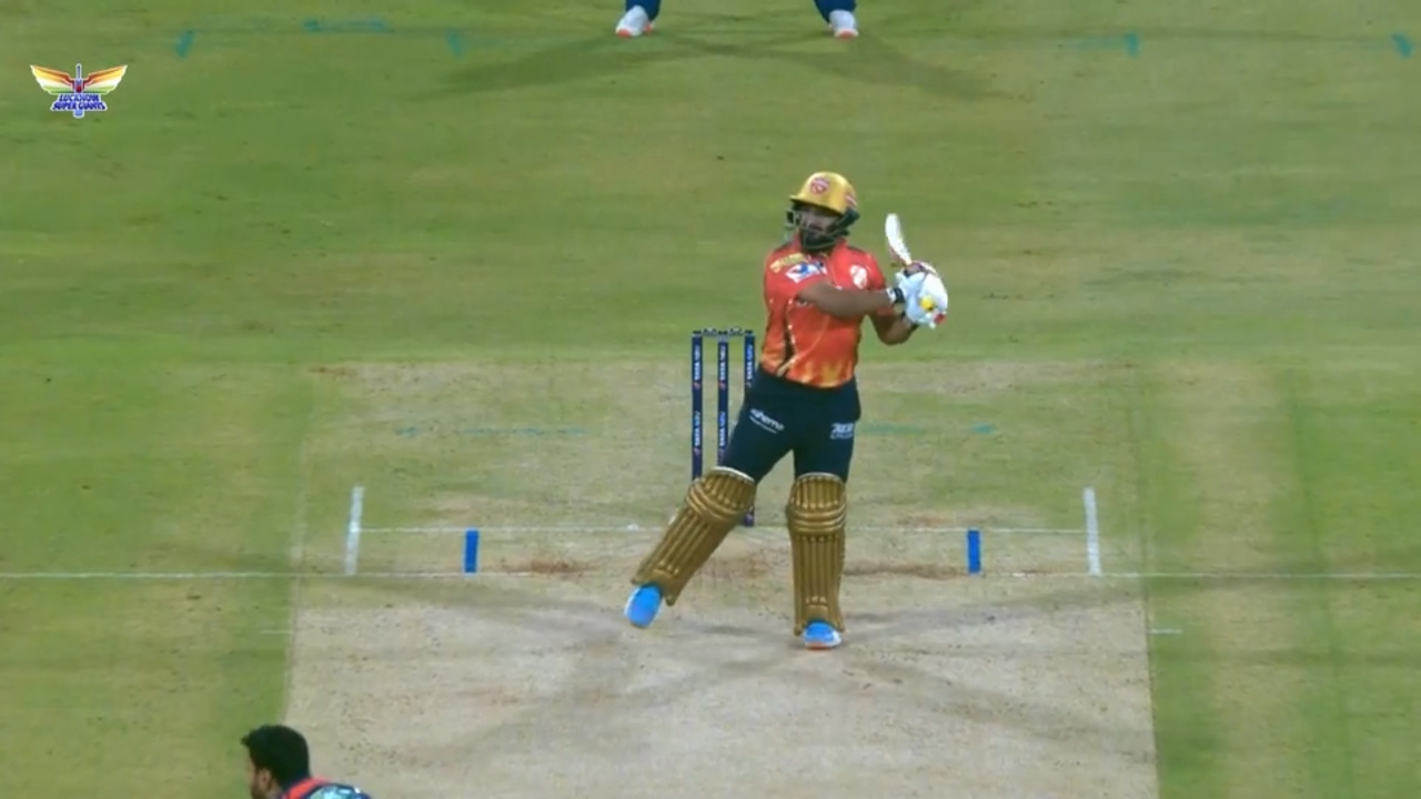 IPL 2025 M13: LSG vs PBKS - Super Sixes background