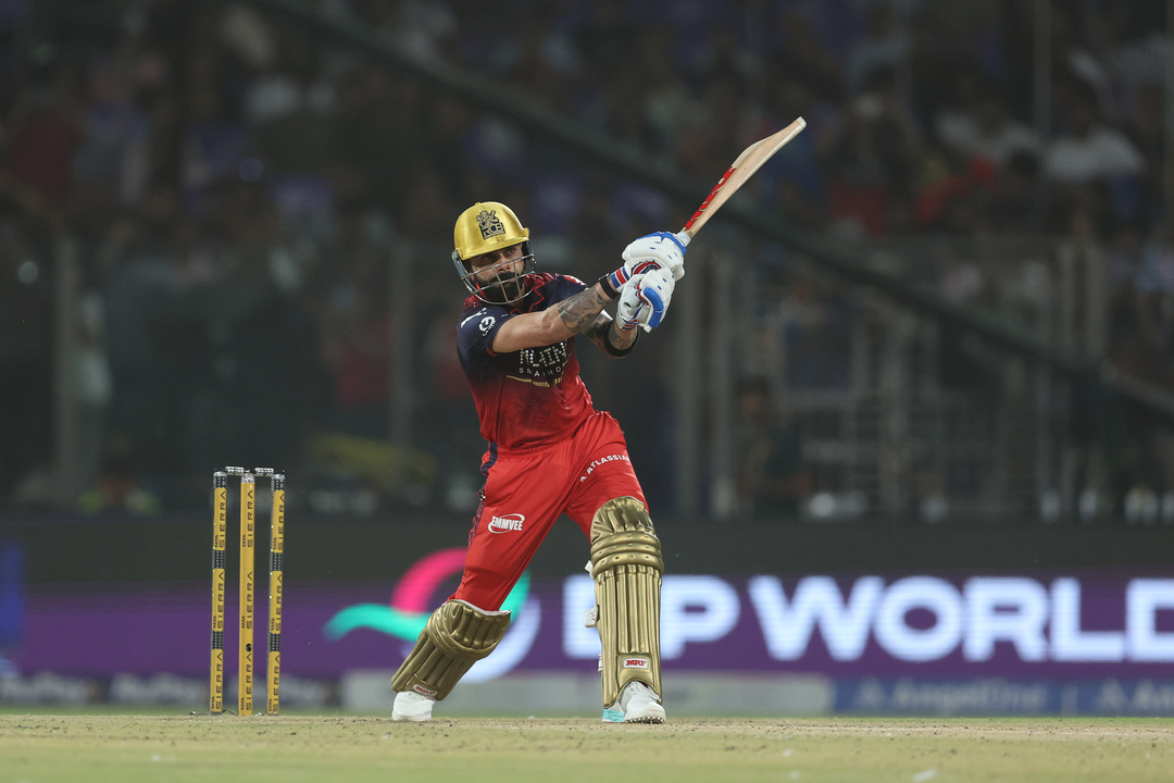 SMACKED x 2! Kohli seals RCB's statement win