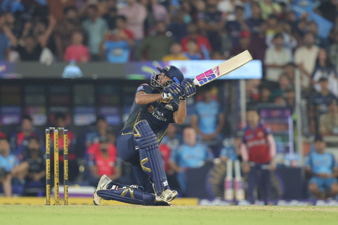 Sealed in Style! Washington Sundar comes clutch with 40*(23)