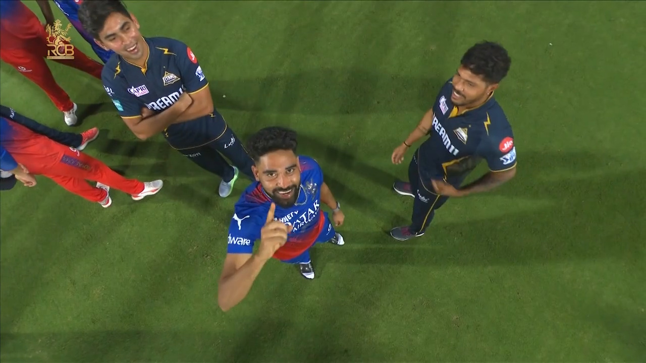 M52: RCB vs GT – Amazing Moments background