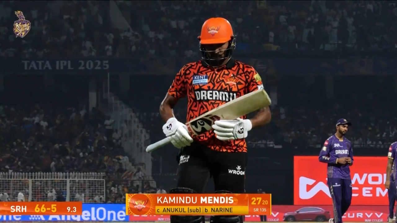 IPL 2025 M15: KKR vs SRH - Kamindu Mendis Wicket background