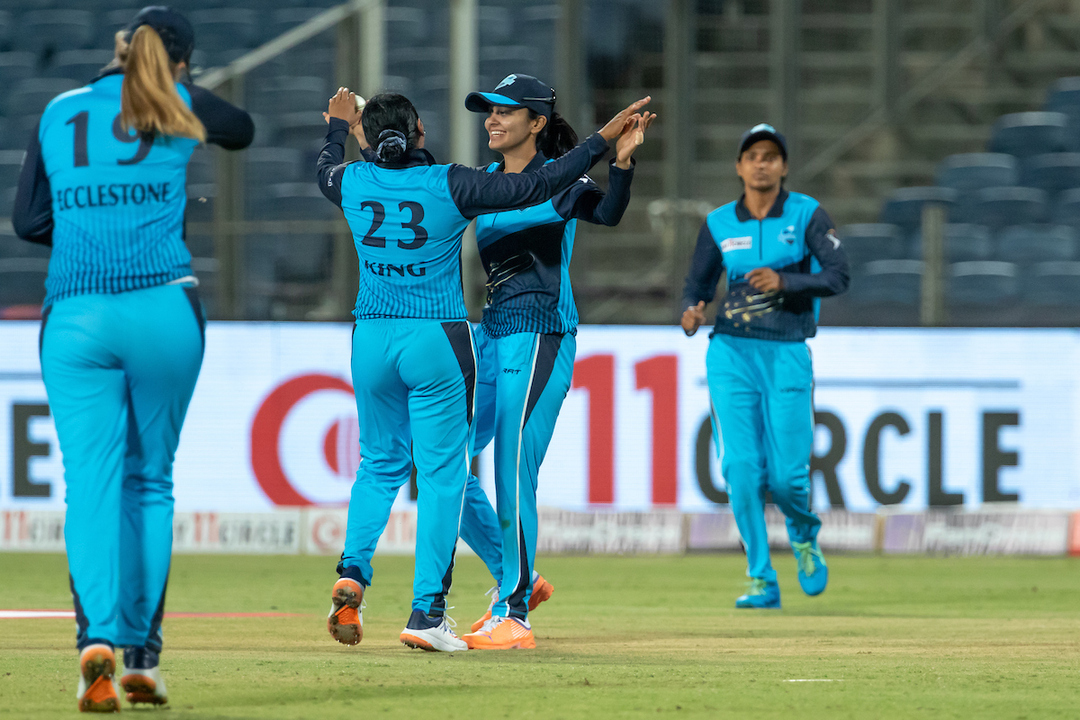 Harleen Deol's stunning diving catch to dismiss Jemimah Rodrigues