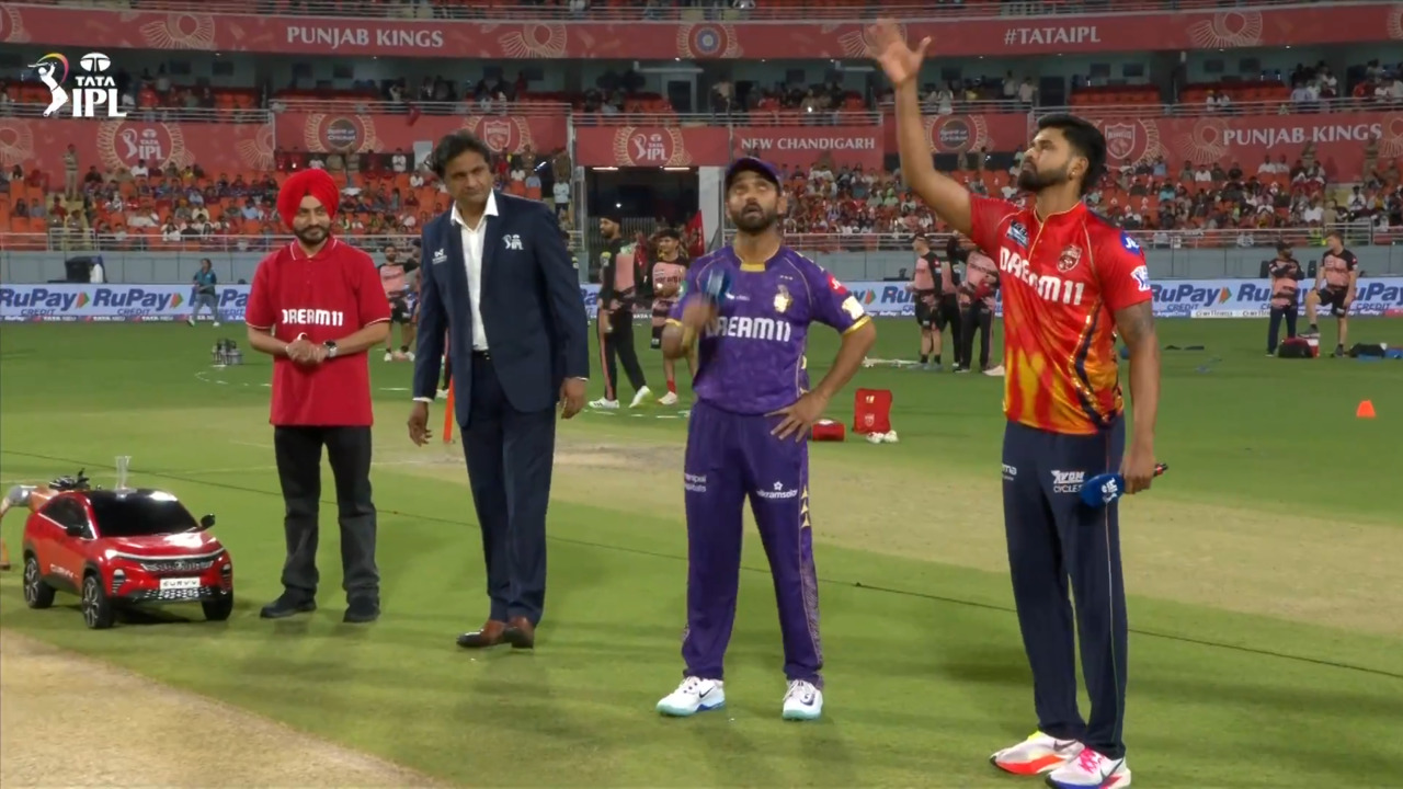 IPL 2025 M31: PBKS vs KKR - Toss background