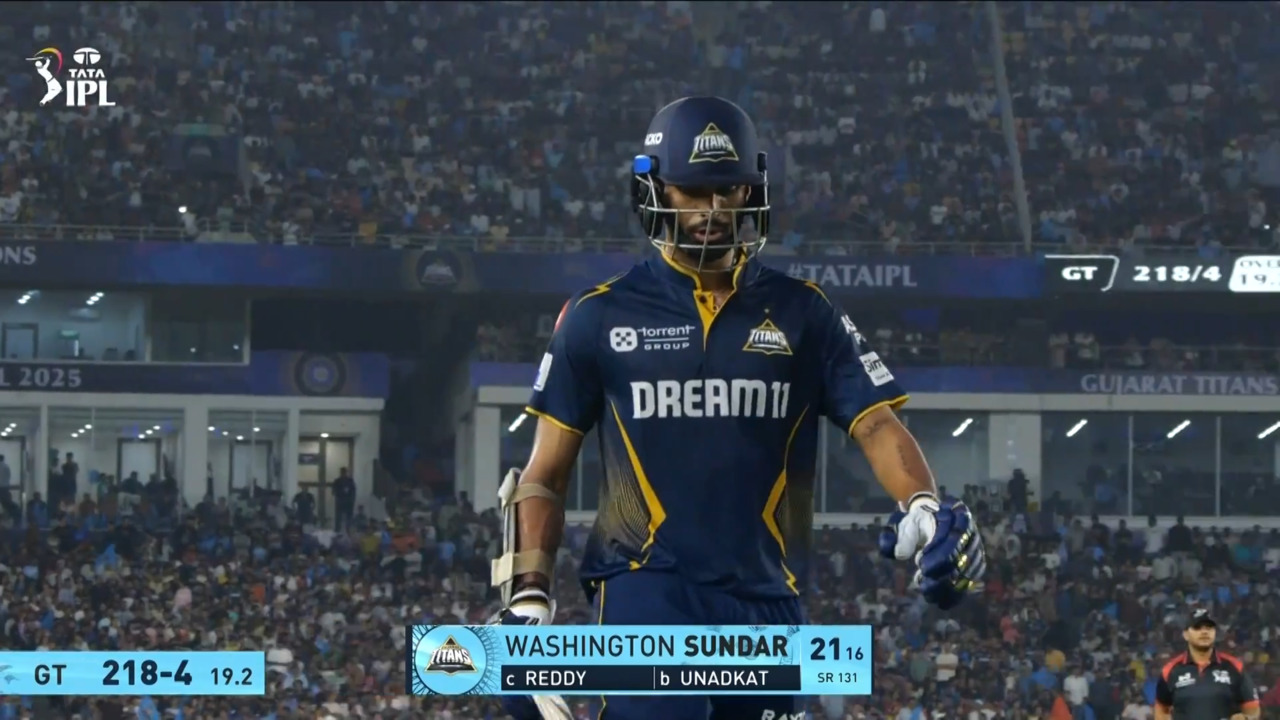 IPL 2025 M51: GT vs SRH - Washington Sundar Wicket background