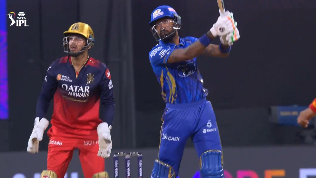 IPL 2025 M21: MI vs RCB - Hardik Pandya Six background