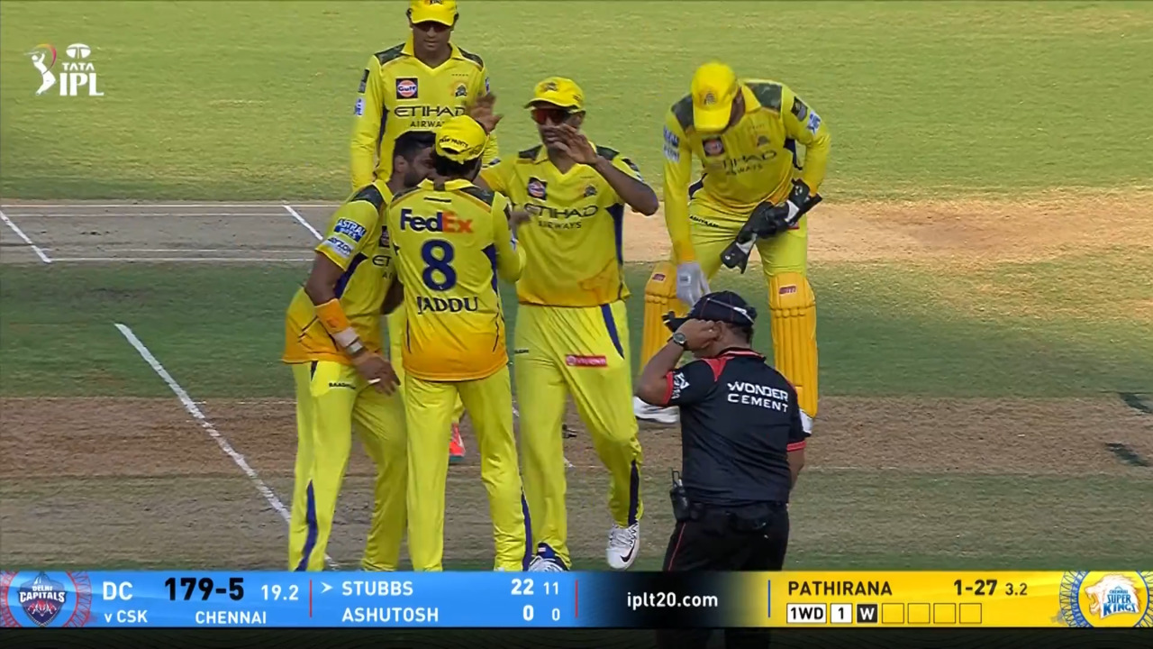 IPL 2025 M17: CSK vs DC - Ashutosh Sharma Wicket background
