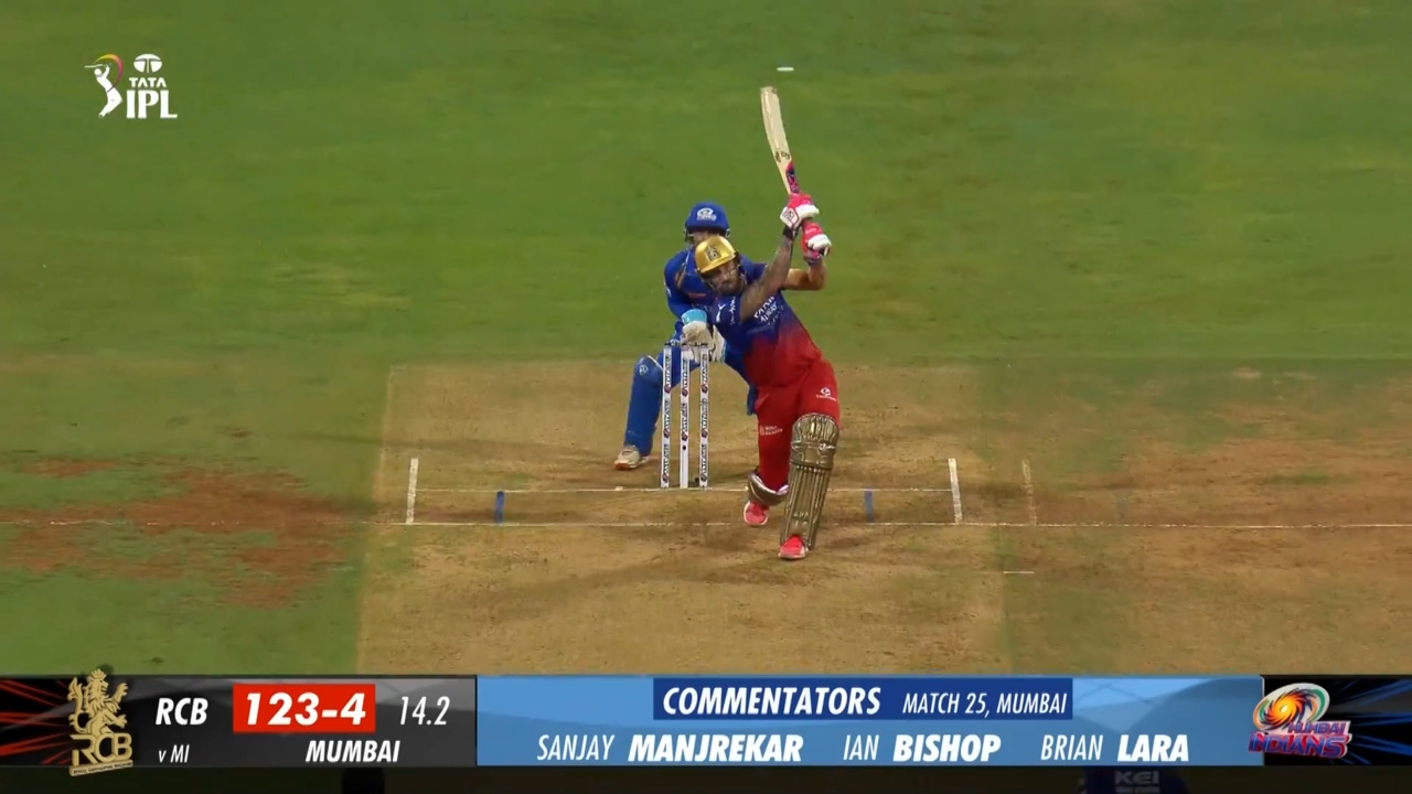 M25: MI vs RCB – Faf Du Plessis Six background