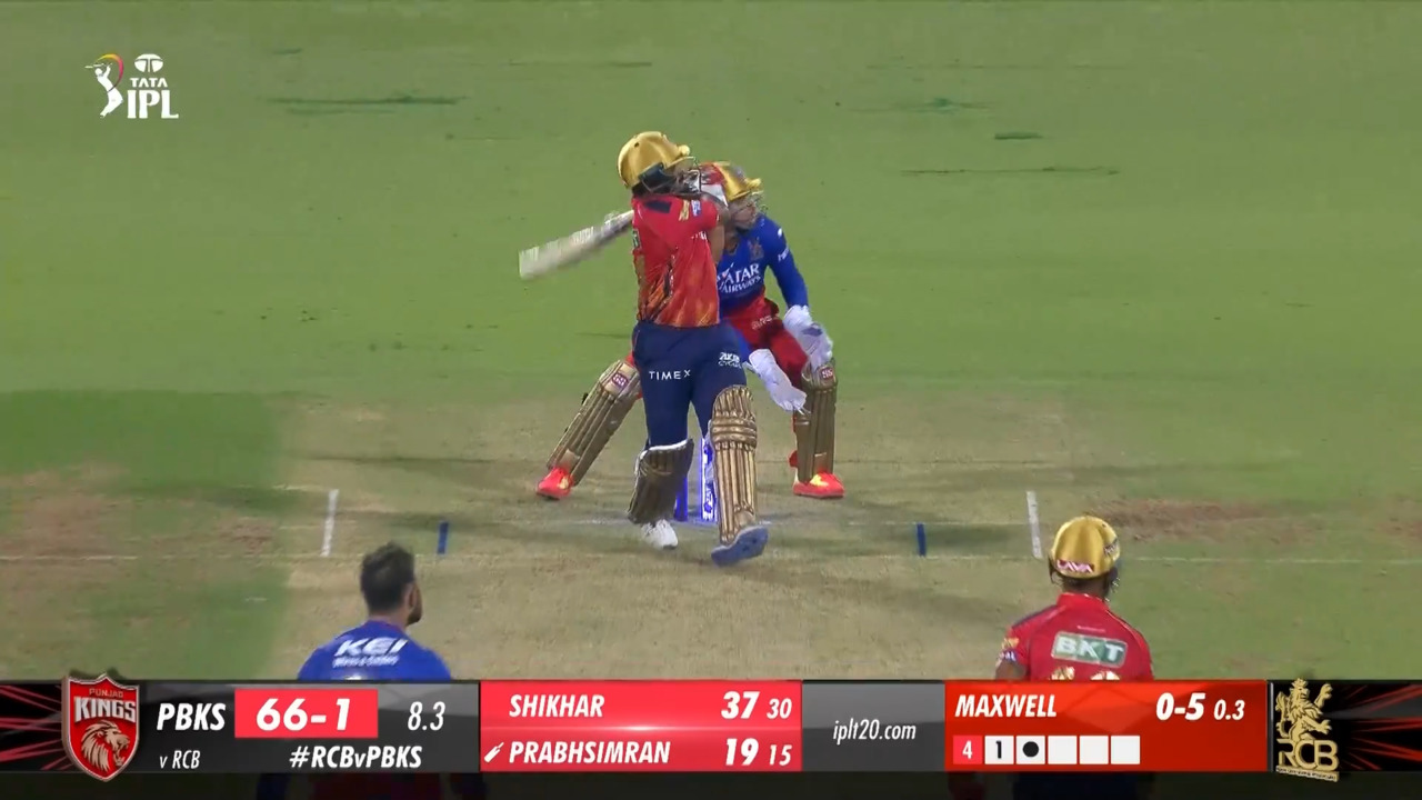 M06: RCB vs PBKS – Prabhsimran Singh Six