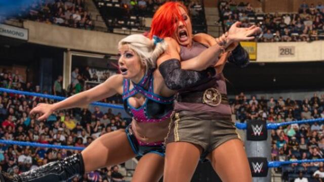 Becky Lynch defeats six Superstars to become first SmackDown Women’s Champion: WWE Greatest Moments