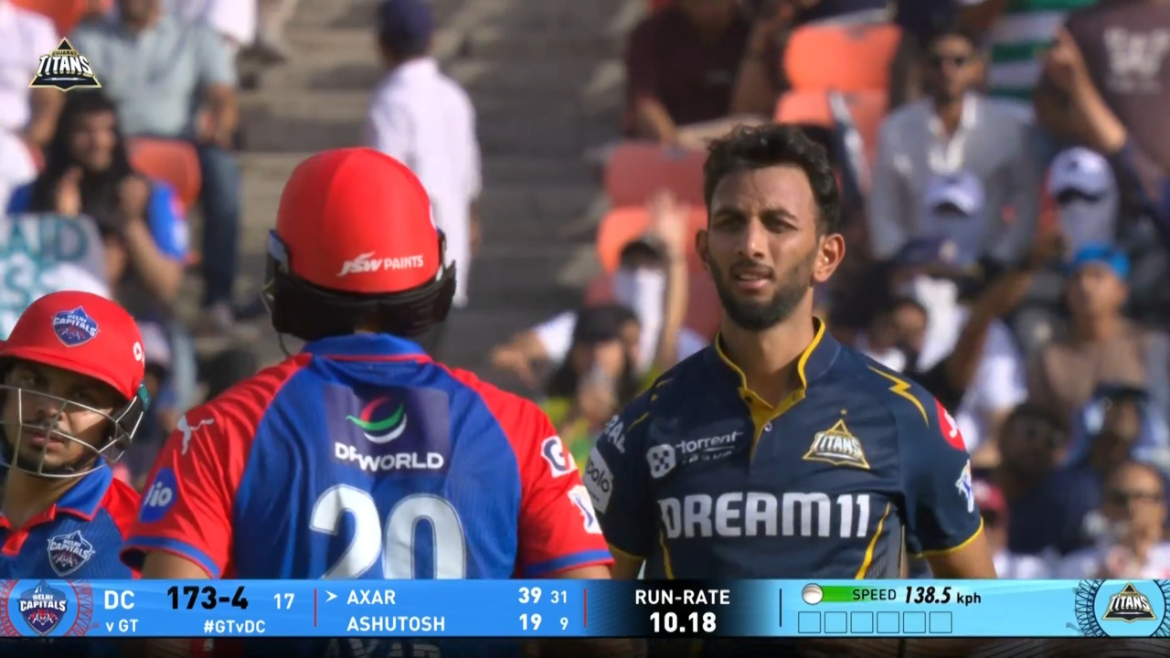 IPL 2025 M35: GT vs DC - Axar Patel Wicket