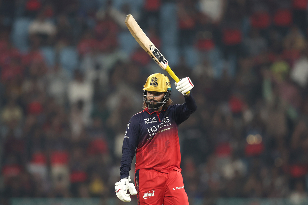 101-metre MONSTER! Patidar dealing in sixes