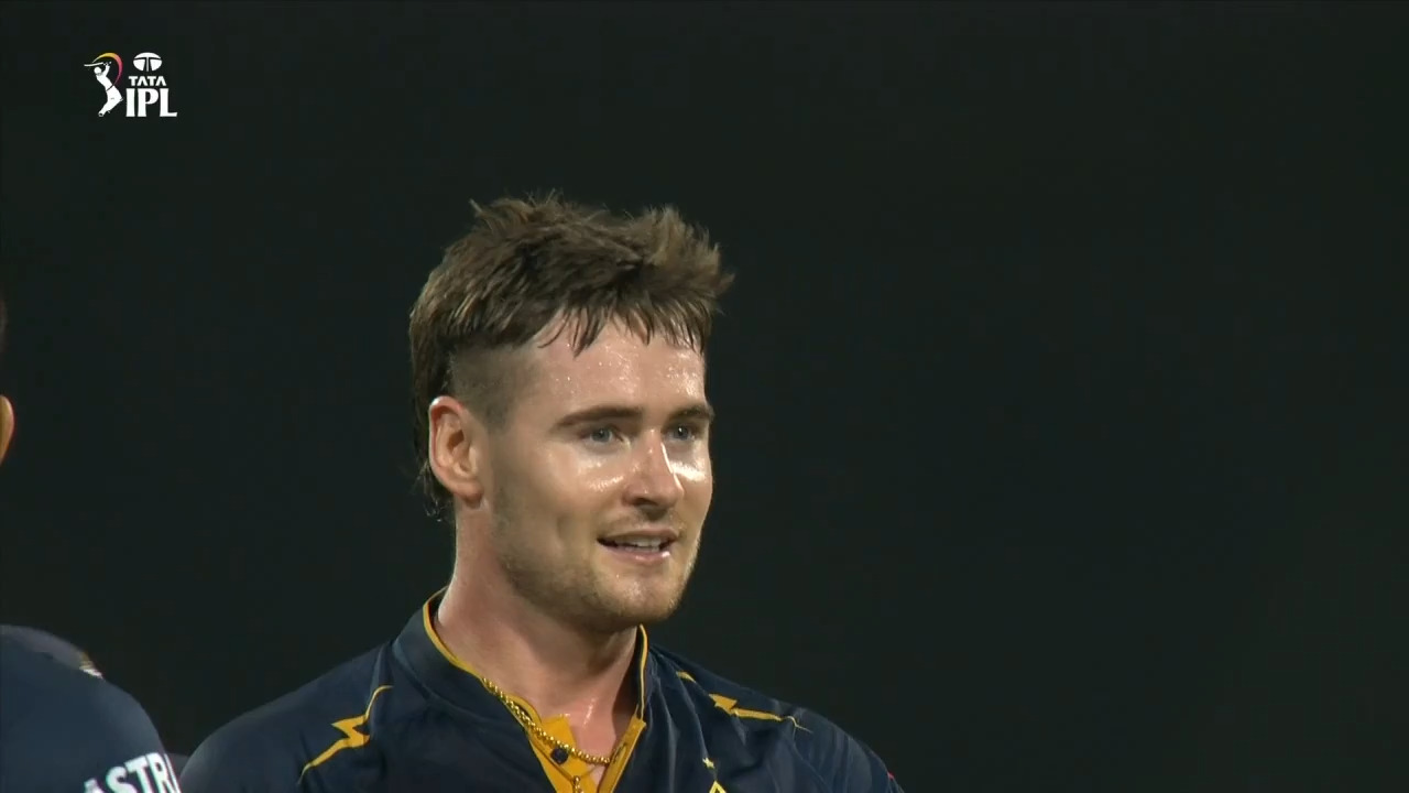 Joshua Little bounces back with 4/45 background