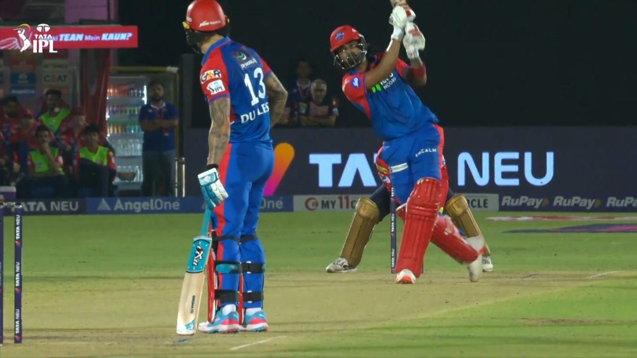 IPL 2025 M66: PBKS vs DC - Super Sixes background